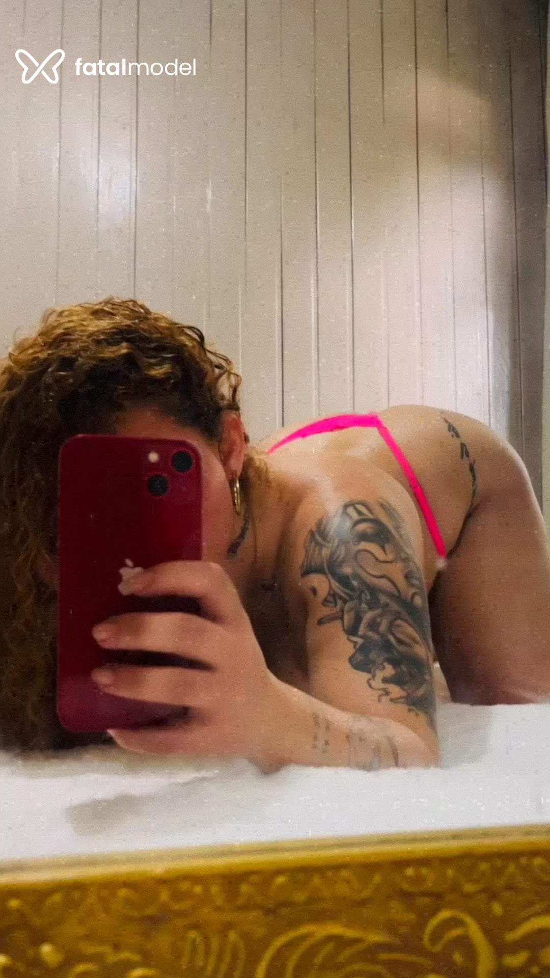 Acompanhante mulher ruiva (o) de olhos mel - Mel Fernandes
