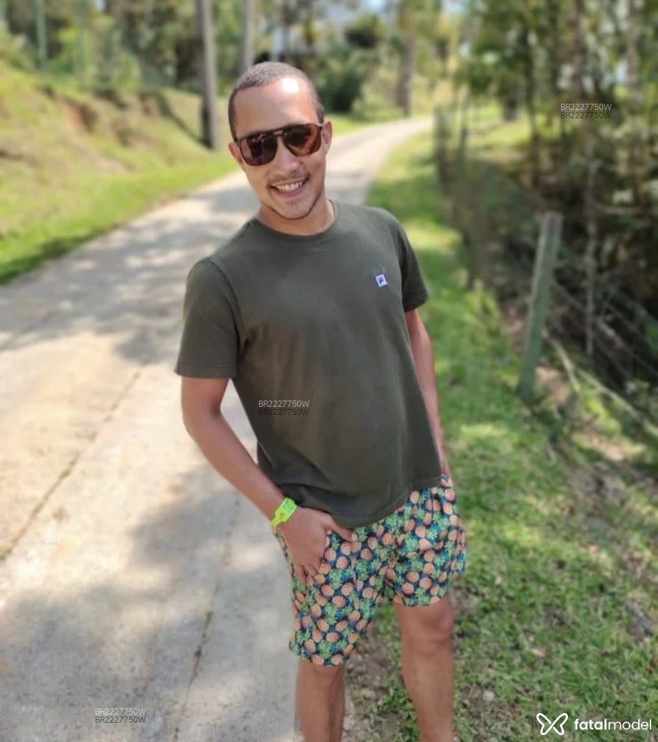 Acompanhante homem morena (o) de olhos mel em Goiânia - Artur
