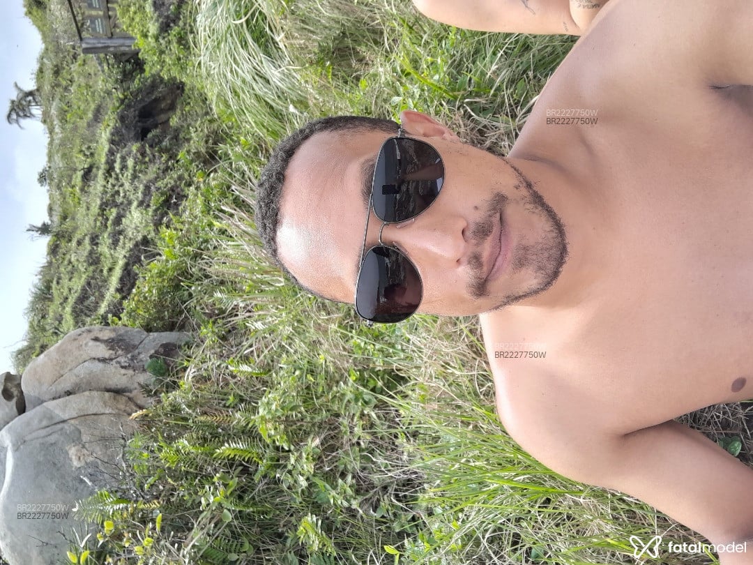Acompanhante homem morena (o) de olhos mel em Goiânia - Artur