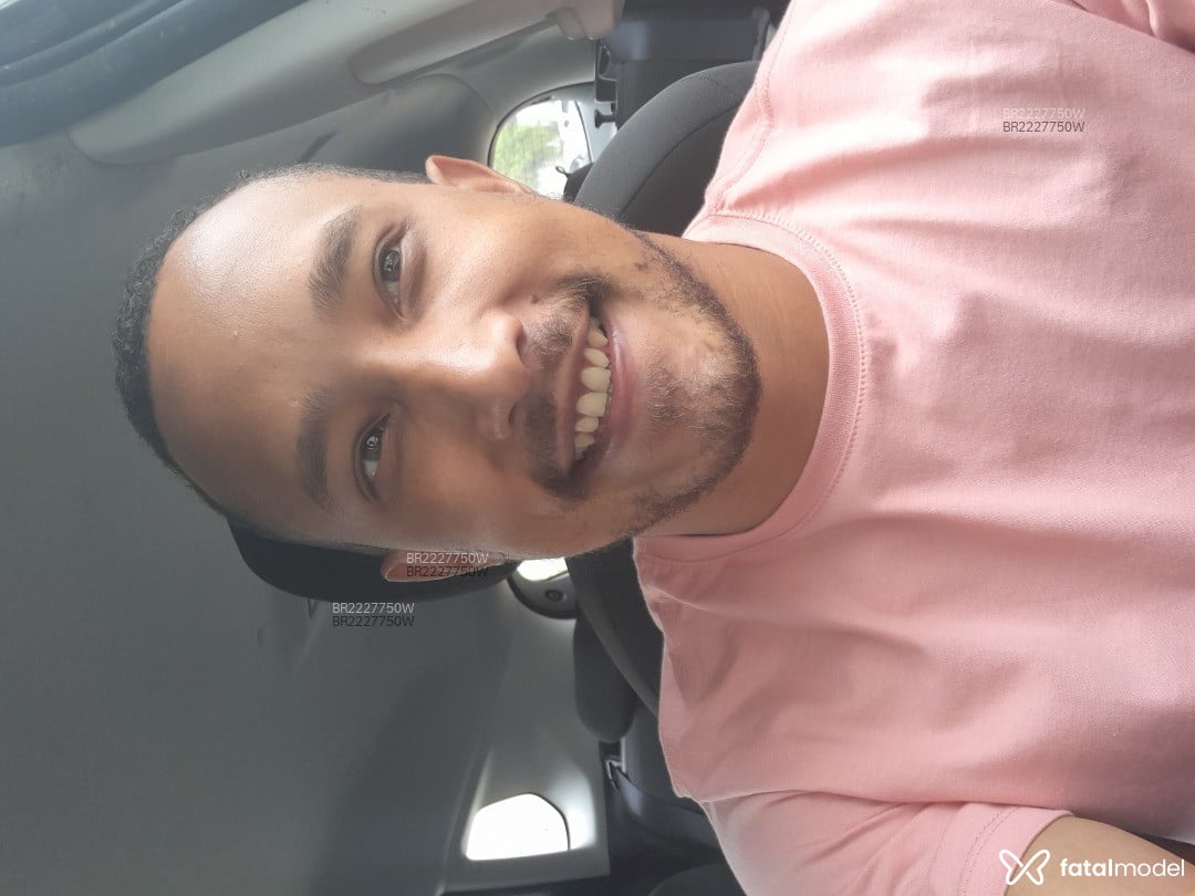 Acompanhante homem morena (o) de olhos mel em Goiânia - Artur