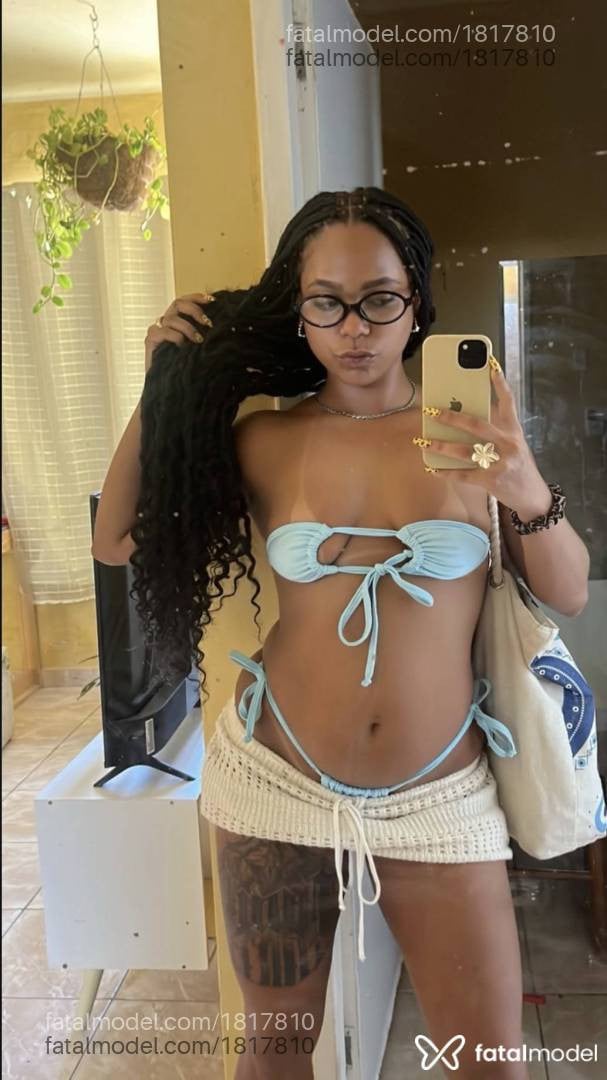 Acompanhante mulher com cabelo castanho de olhos mel - Manu