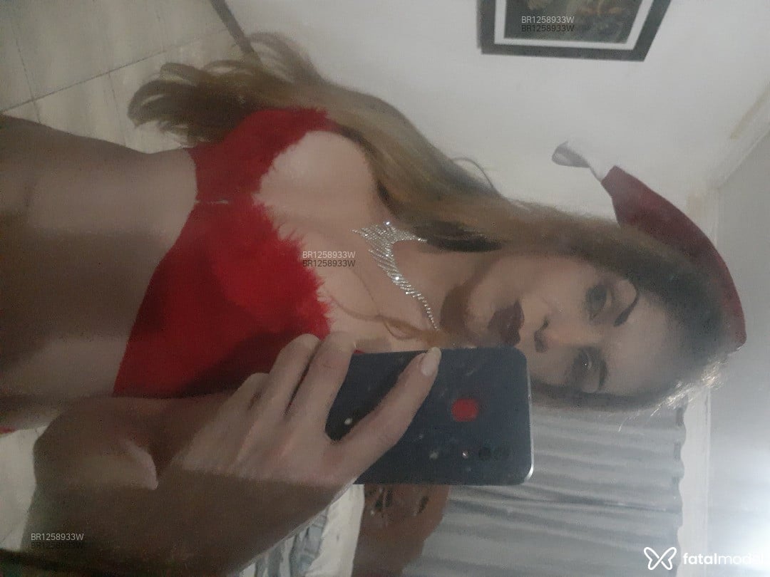 Acompanhante mulher trans loira (o) de olhos castanhos em Poços de Caldas - Pitty