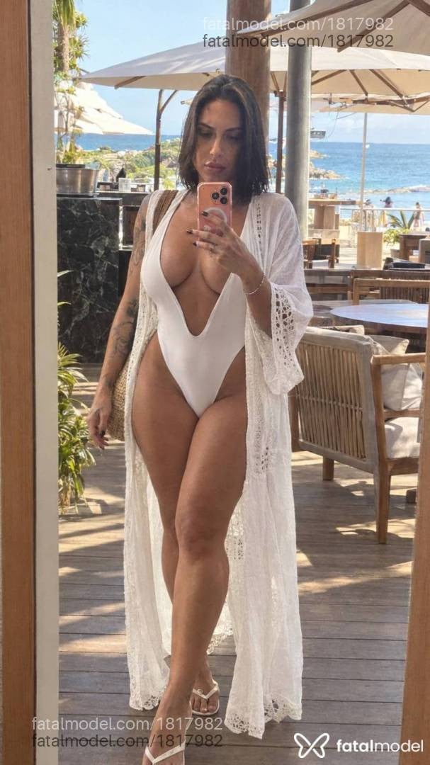 Acompanhante mulher com cabelo castanho de olhos castanhos - Anne Alves
