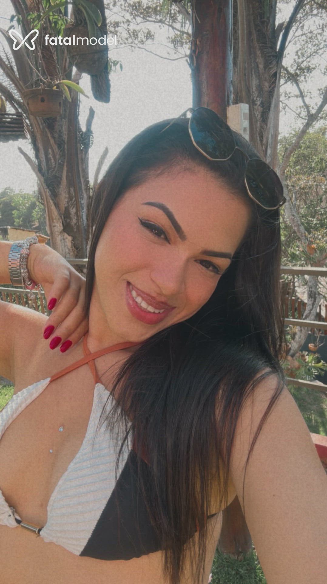 Acompanhante mulher com cabelo castanho de olhos castanhos em São Mateus - Ágata
