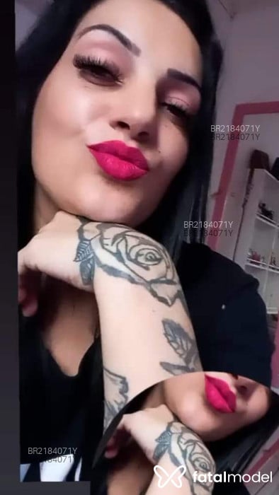 Acompanhante mulher morena (o) de olhos castanhos em Soledade Acompanhante mulher morena (o) de olhos castanhos em Soledade - Mynie