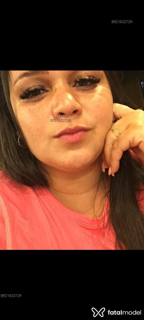 Acompanhante mulher com cabelo castanho de olhos castanhos em Monte Carmelo Acompanhante mulher com cabelo castanho de olhos castanhos em Monte Carmelo - Antonella