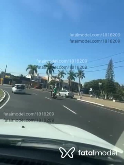 Acompanhante mulher trans morena (o) de olhos castanhos em Umuarama Acompanhante mulher trans morena (o) de olhos castanhos em Umuarama - Bianca