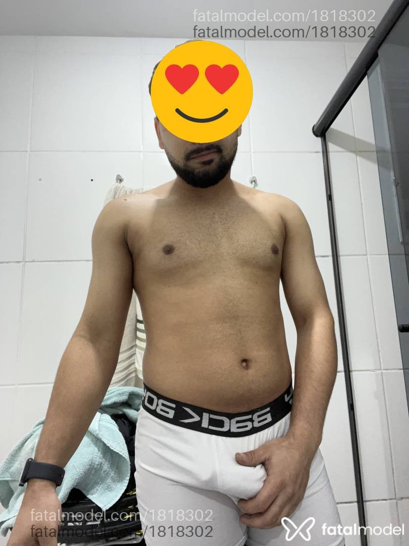 Acompanhante homem morena (o) de olhos castanhos - Mickael
