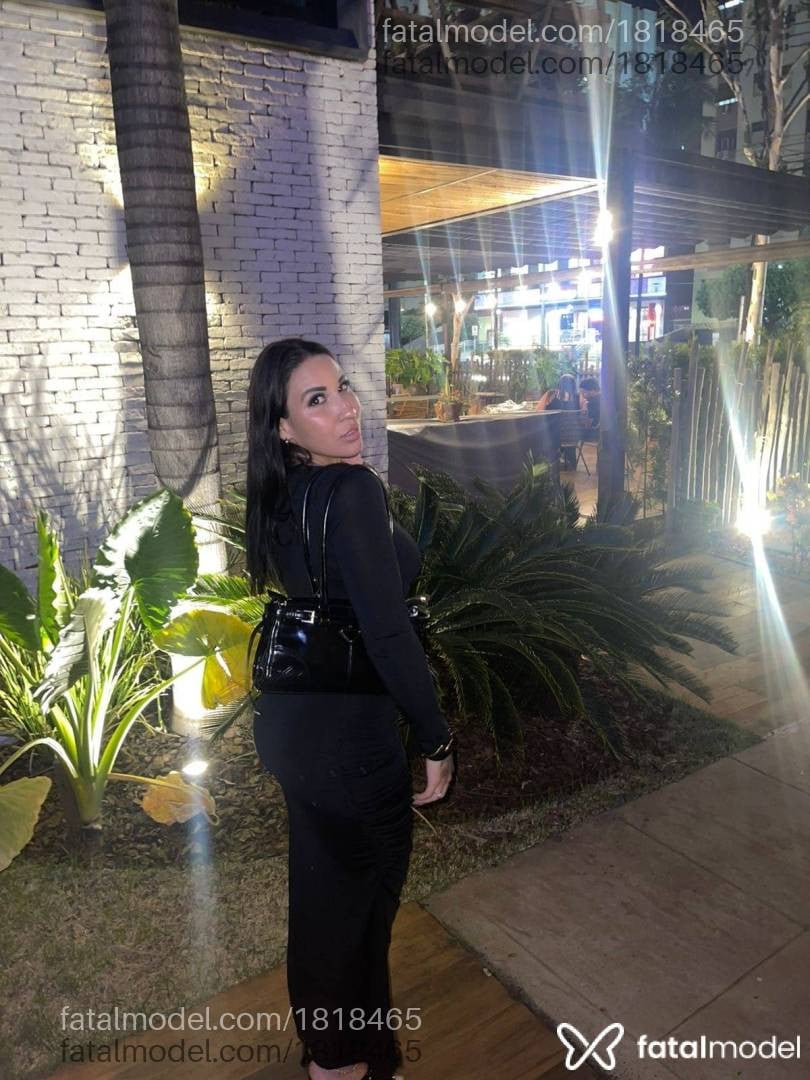Acompanhante mulher morena (o) de olhos castanhos - Antonella