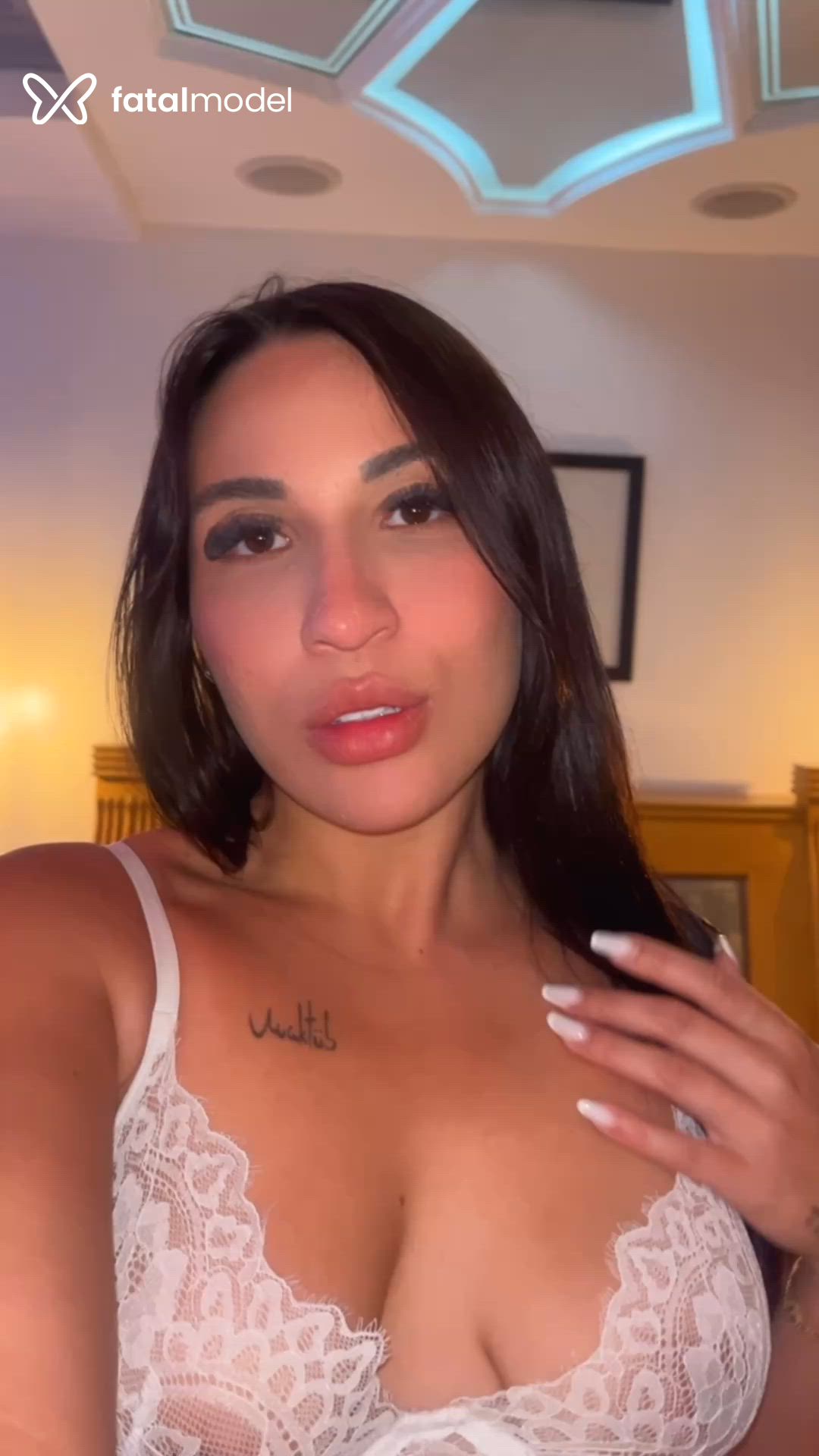 Acompanhante mulher morena (o) de olhos castanhos - Antonella