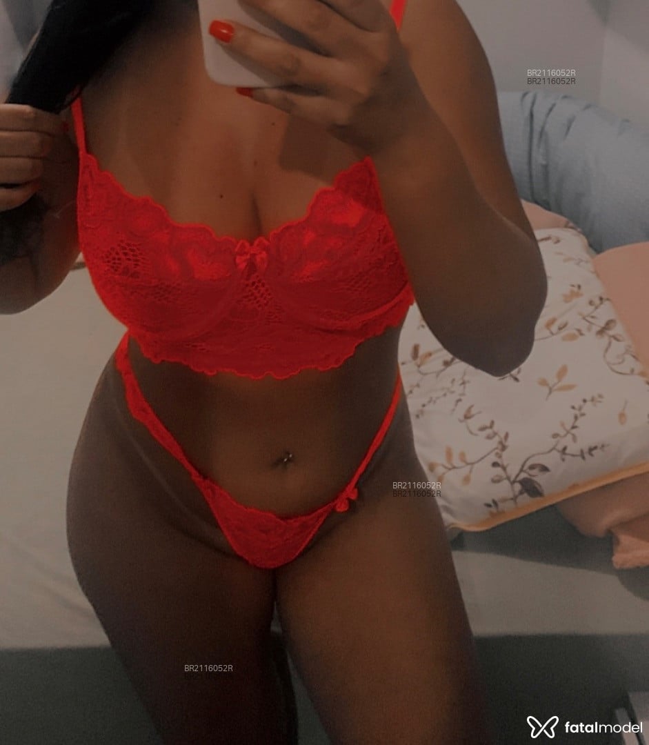 Acompanhante mulher morena (o) de olhos pretos em São José - Luana