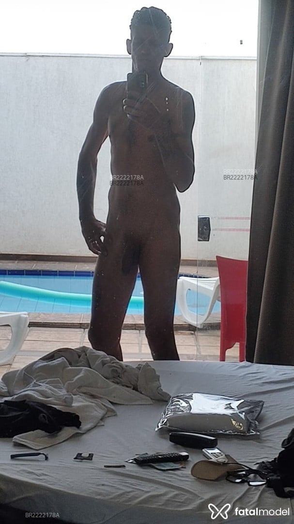 Acompanhante homem morena (o) de olhos castanhos em Belo Horizonte - Augusto