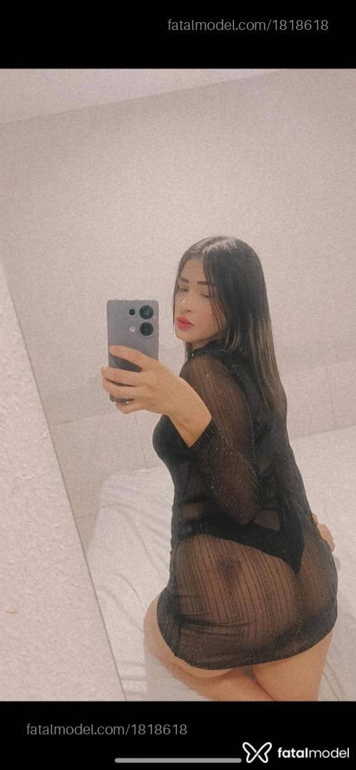 Acompanhante não-binário com cabelo grisalho de olhos mel em Petrolina Acompanhante não-binário com cabelo grisalho de olhos mel em Petrolina - Bianca