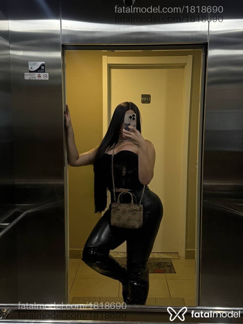 Acompanhante mulher morena (o) de olhos mel - Lorena