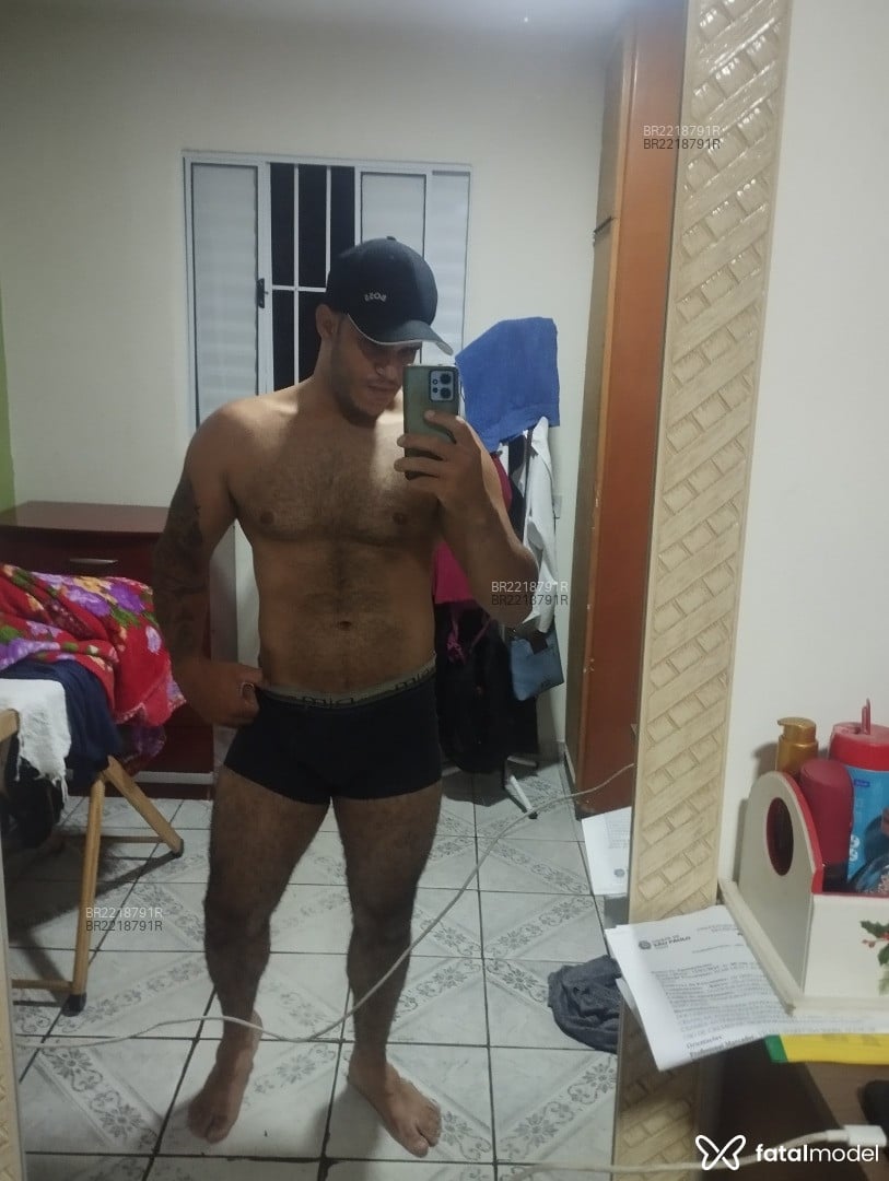 Acompanhante homem com cabelo castanho de olhos castanhos em São Paulo - Jheeh