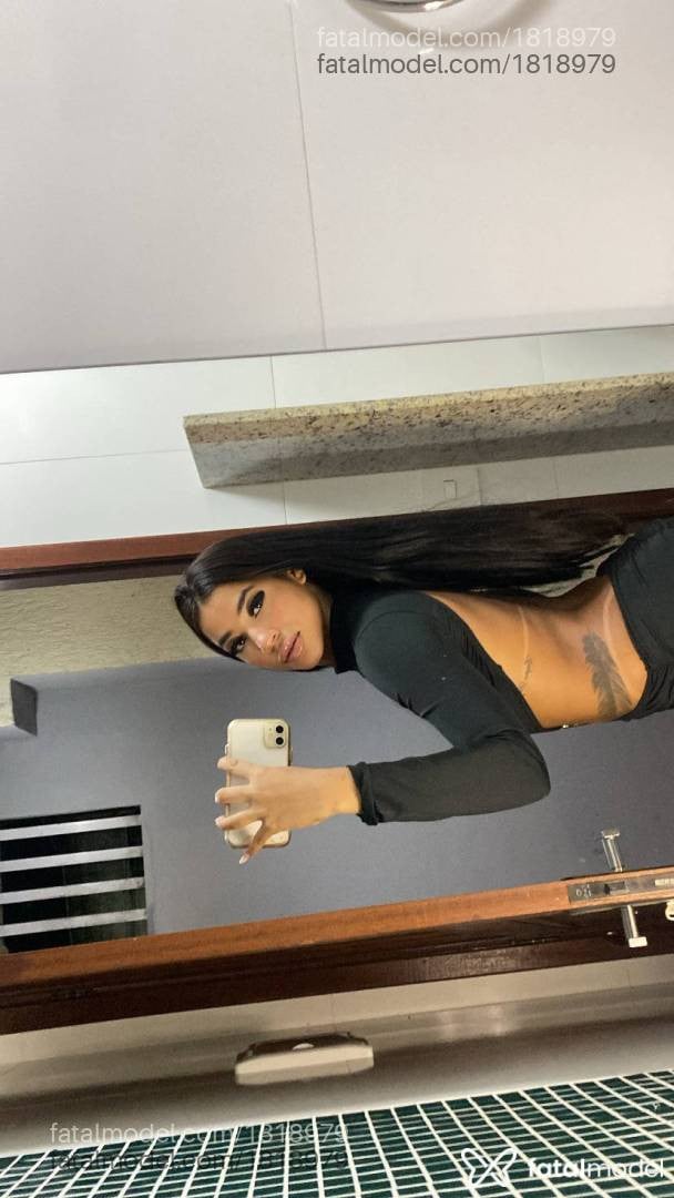 Acompanhante mulher morena (o) de olhos castanhos - Jade Santinni