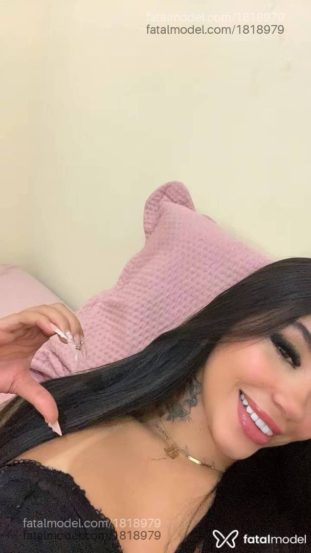 Acompanhante mulher morena (o) de olhos castanhos - Jade Santinni