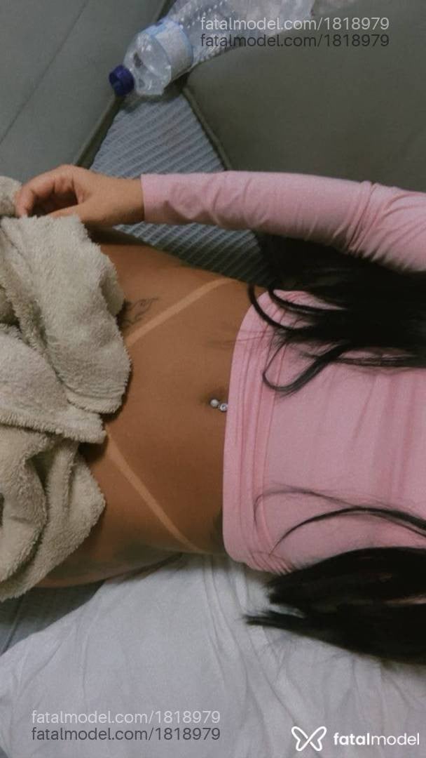 Acompanhante mulher morena (o) de olhos castanhos - Jade Santinni Acompanhante mulher morena (o) de olhos castanhos - Jade Santinni