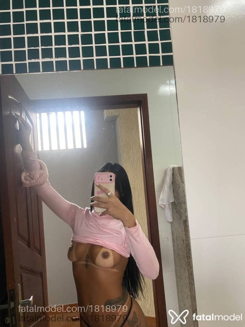 Acompanhante mulher morena (o) de olhos castanhos - Jade Santinni
