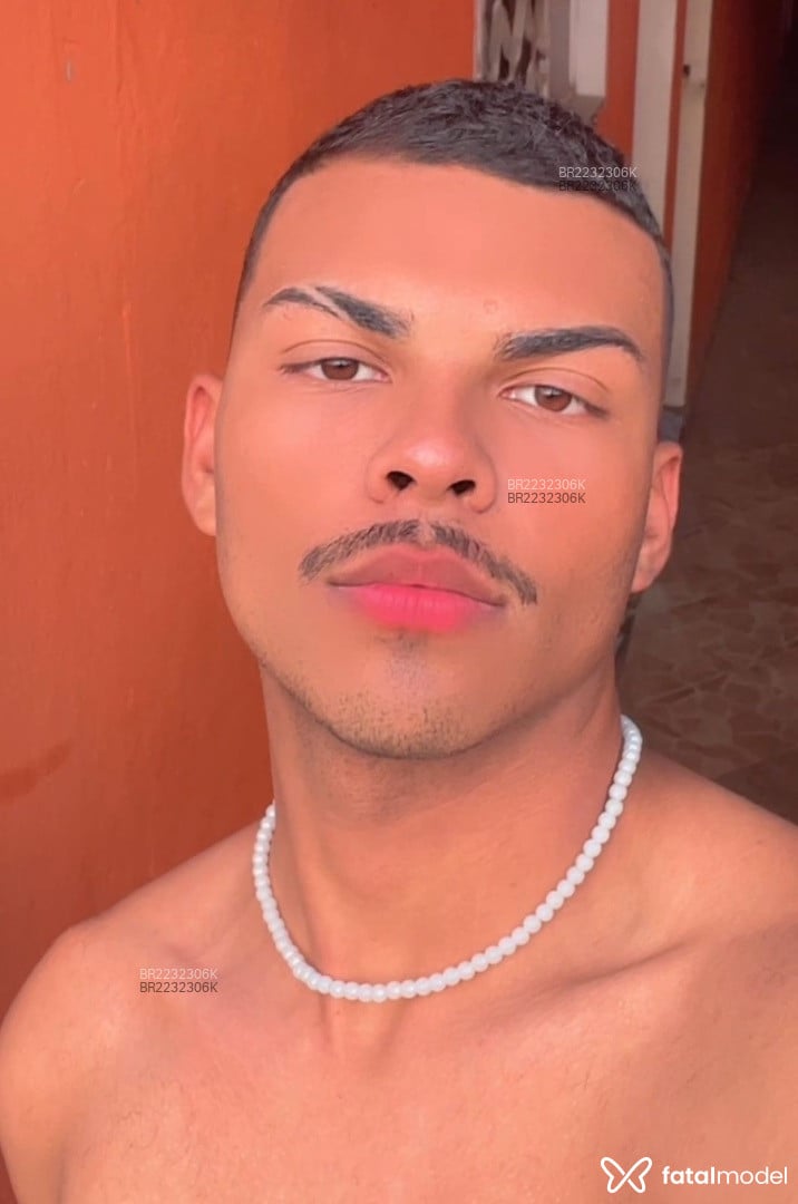 Acompanhante homem morena (o) de olhos castanhos em Florianópolis - Pedro