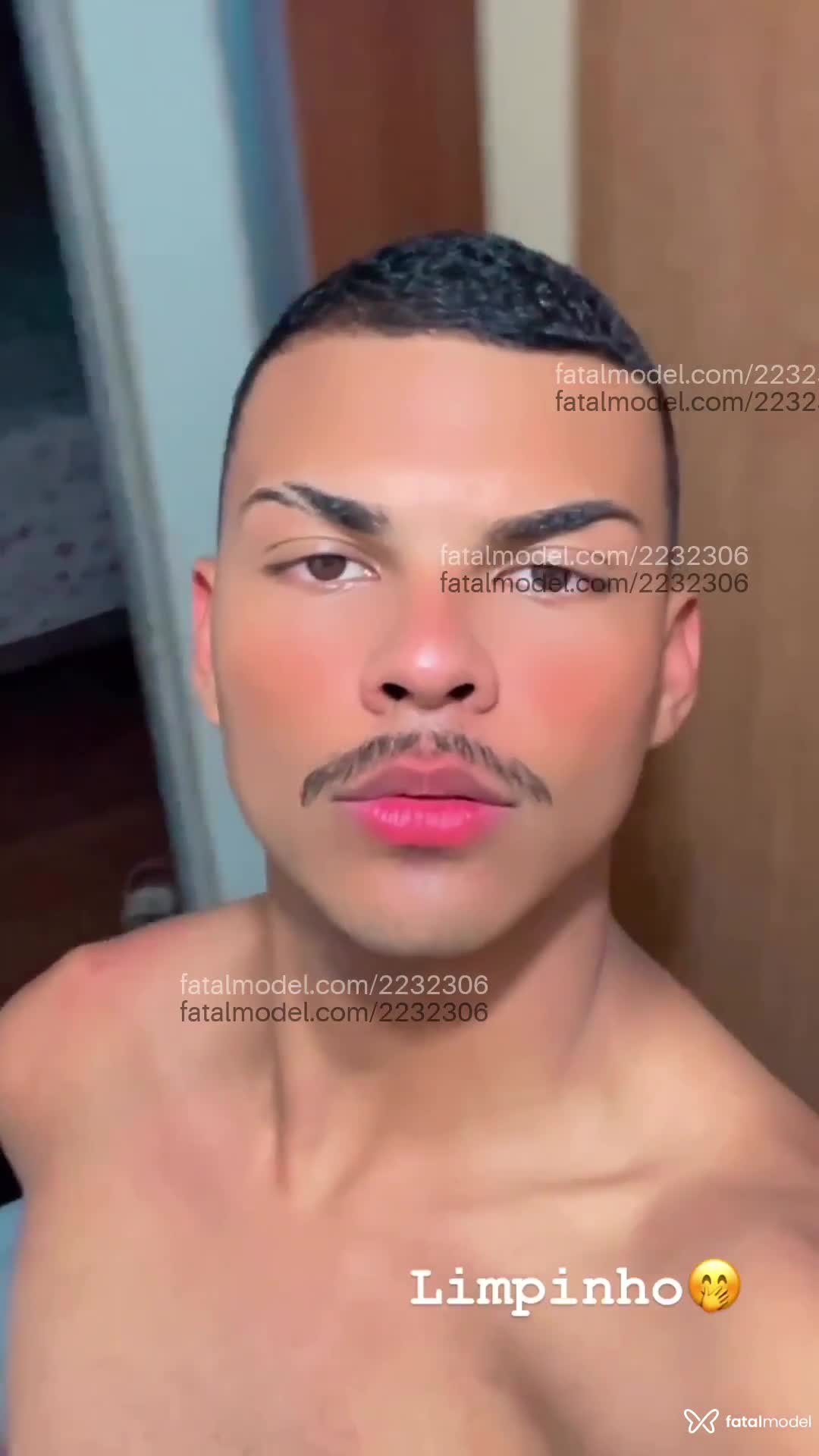 Acompanhante homem morena (o) de olhos castanhos em Florianópolis - Pedro