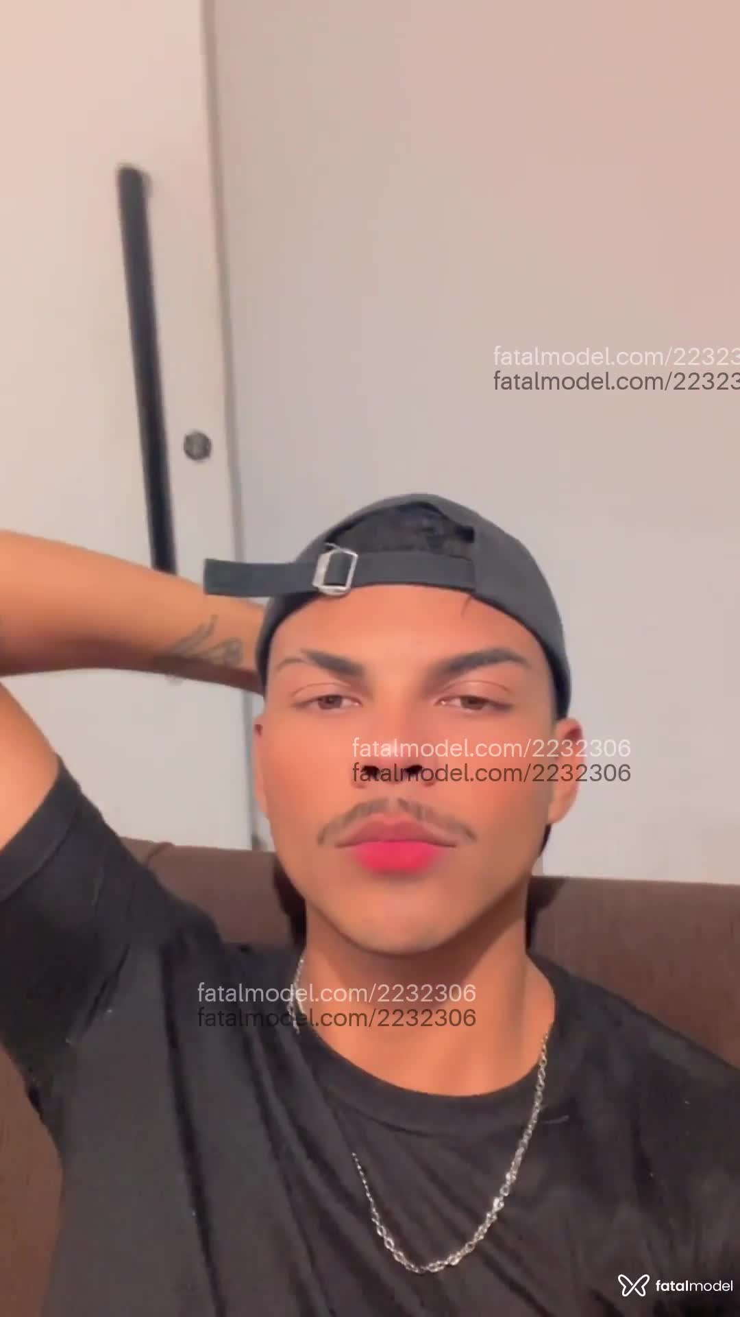 Acompanhante homem morena (o) de olhos castanhos em Florianópolis - Pedro
