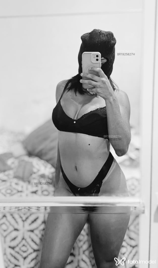 Acompanhante mulher morena (o) de olhos pretos em São Paulo - Mel