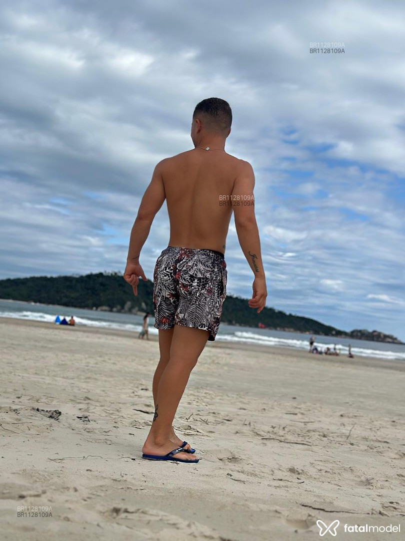 Acompanhante homem com cabelo castanho de olhos mel em Florianópolis - Bruno Lira