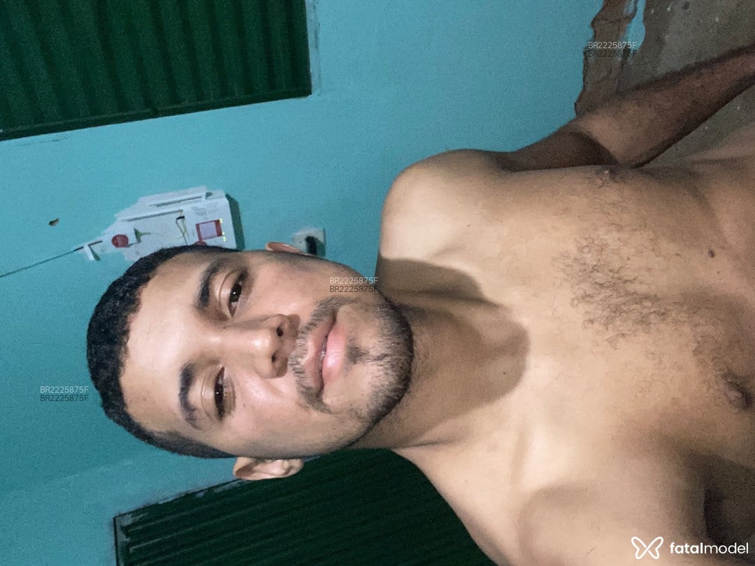 Acompanhante homem morena (o) de olhos castanhos em Araguaína - Daniel