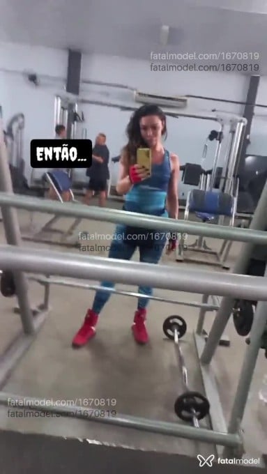 Acompanhante mulher trans com cabelo castanho de olhos castanhos em Porto Alegre Acompanhante mulher trans com cabelo castanho de olhos castanhos em Porto Alegre - Karen rodrigues