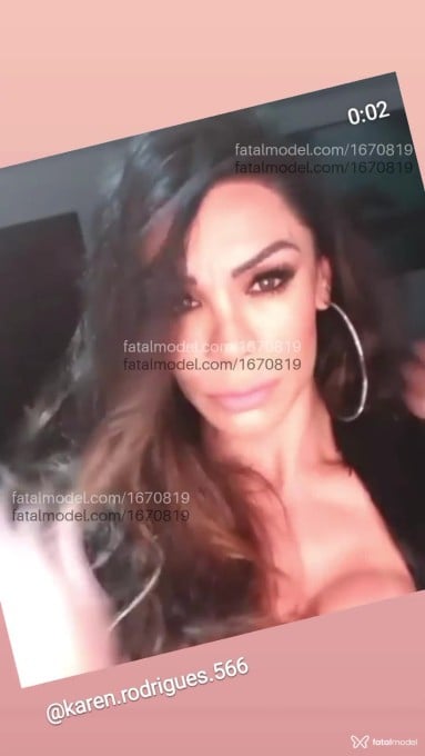 Acompanhante mulher trans com cabelo castanho de olhos castanhos em Porto Alegre Acompanhante mulher trans com cabelo castanho de olhos castanhos em Porto Alegre - Karen rodrigues