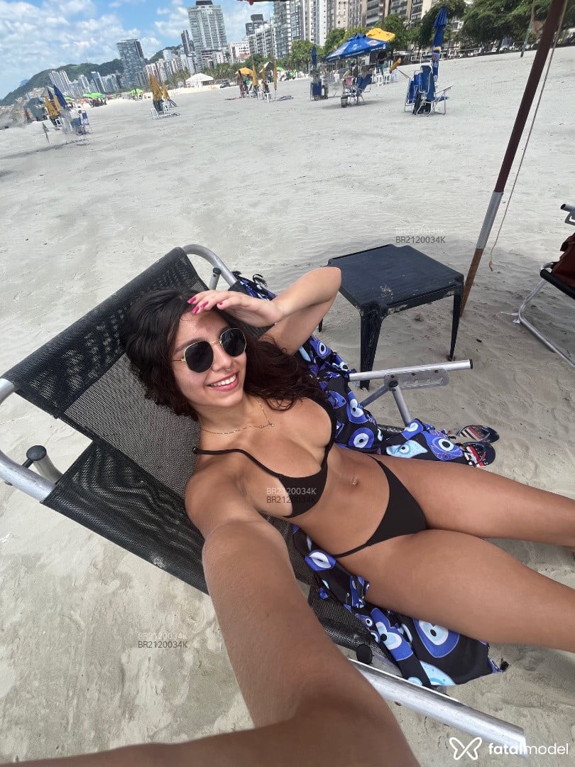 Acompanhante mulher com cabelo castanho de olhos pretos - Jade Silva Acompanhante mulher com cabelo castanho de olhos pretos - Jade Silva