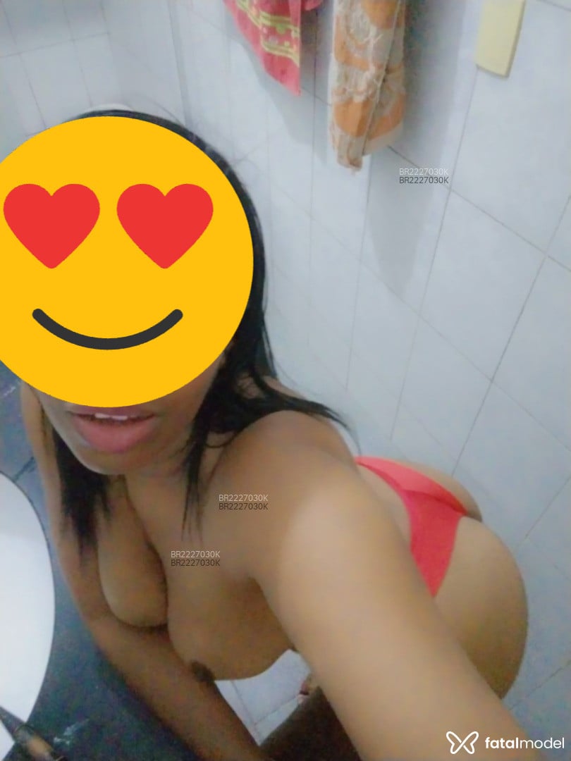 Acompanhante mulher morena (o) de olhos pretos em Virtual Acompanhante mulher morena (o) de olhos pretos em Virtual - Carla