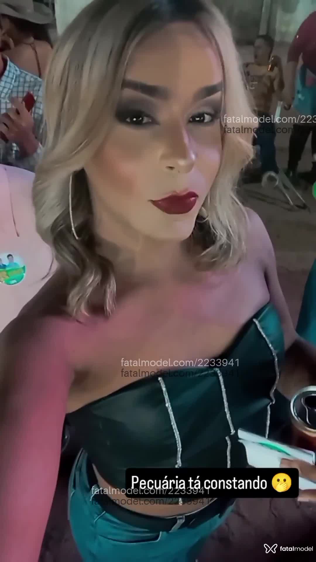 Acompanhante mulher trans loira (o) de olhos castanhos - Palloma Faria