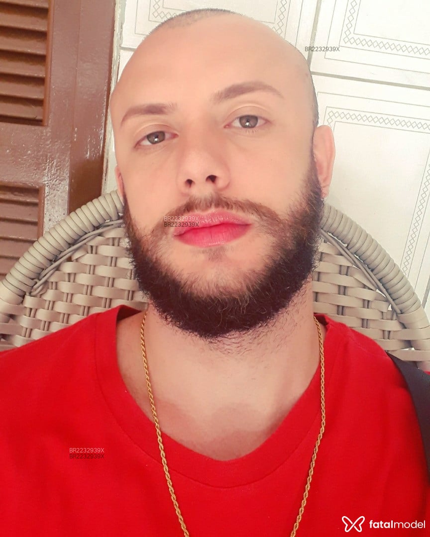 Acompanhante homem sem cabelo de olhos verdes em Fortaleza - Murilo