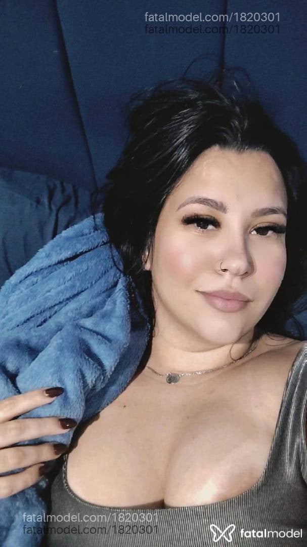 Acompanhante mulher morena (o) de olhos pretos - BECCA LINS