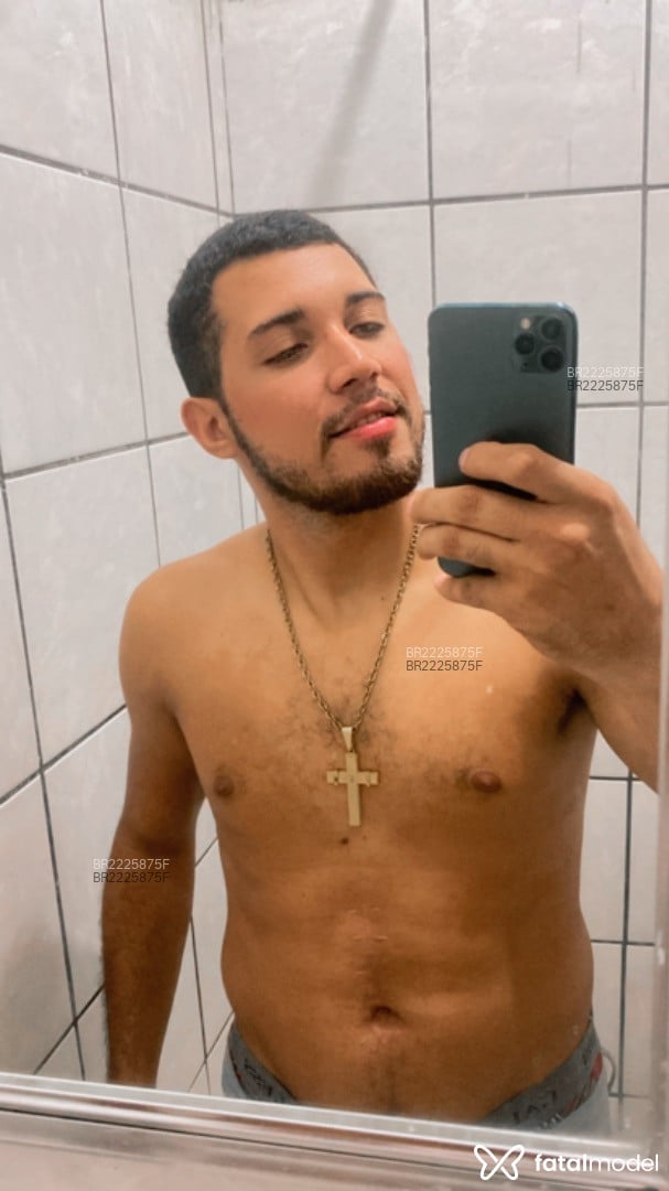 Acompanhante homem morena (o) de olhos castanhos em Araguaína - Daniel
