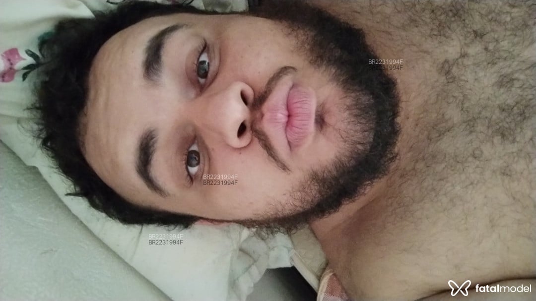 Acompanhante homem morena (o) de olhos verdes - Gui