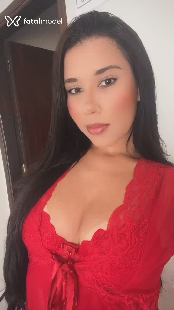 Acompanhante mulher morena (o) de olhos castanhos - Valentina