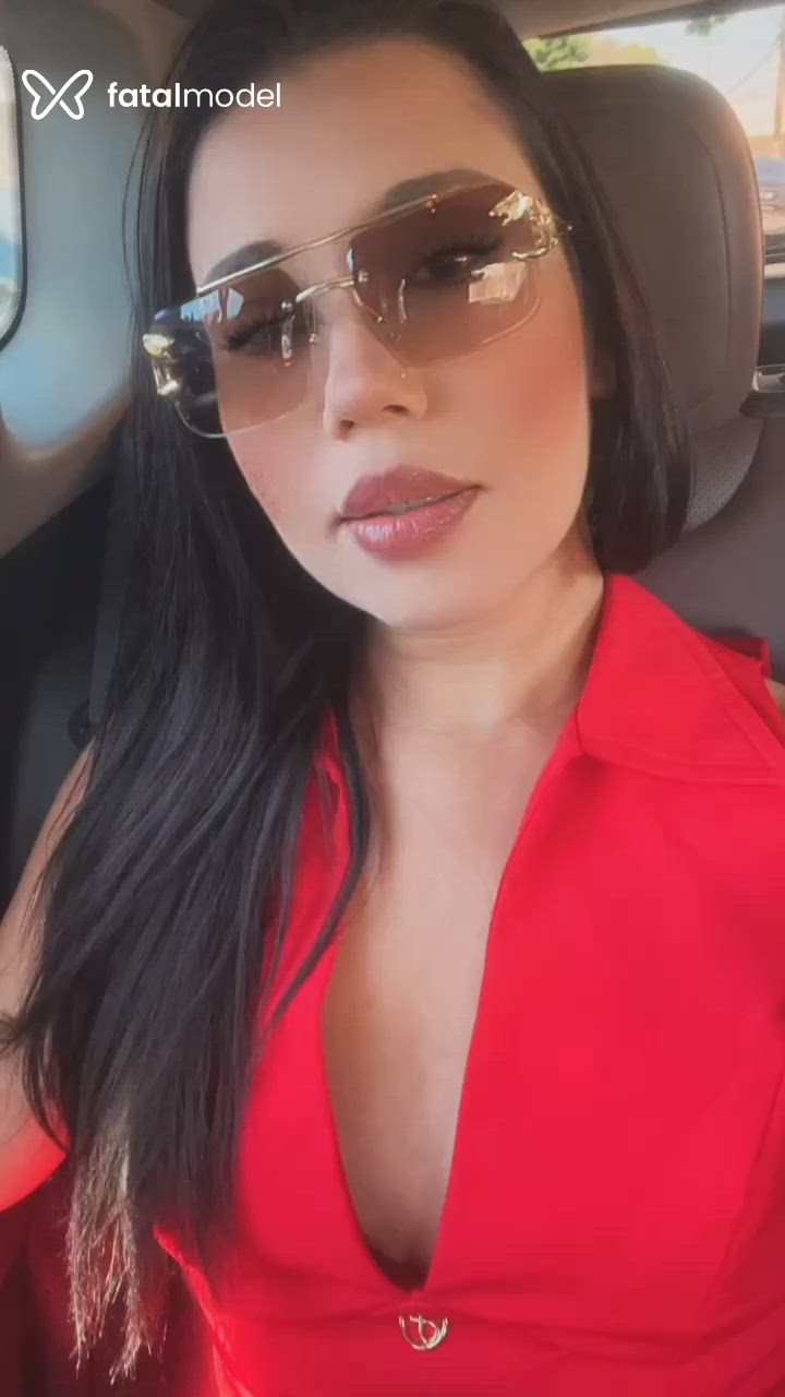 Acompanhante mulher morena (o) de olhos castanhos - Valentina