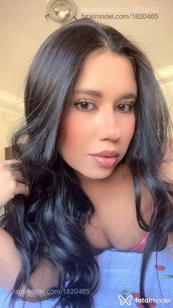 Acompanhante mulher morena (o) de olhos castanhos - Valentina