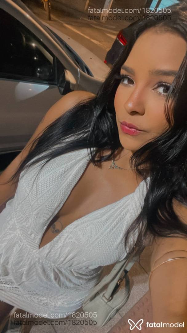 Acompanhante mulher com cabelo castanho de olhos castanhos em Vila Velha - Agatta Mattos