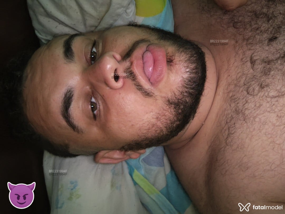 Acompanhante homem morena (o) de olhos verdes - Gui
