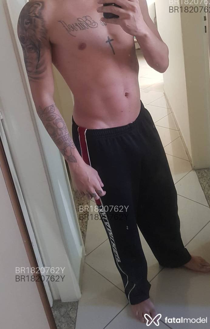 Acompanhante homem morena (o) de olhos castanhos em Porto Alegre - Matheus Henrique