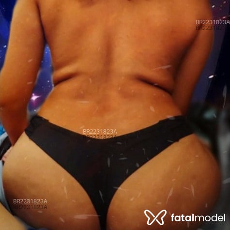 Acompanhante mulher com cabelo castanho de olhos castanhos em Virtual - Babylua