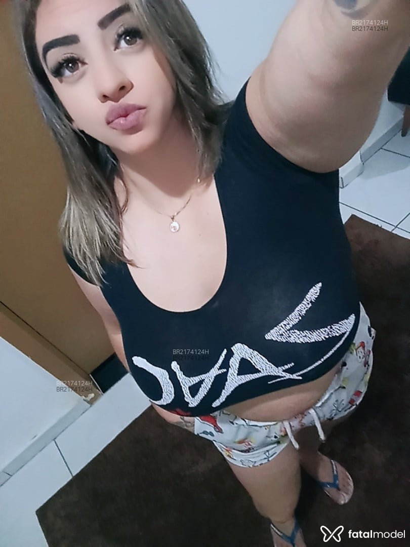 Acompanhante mulher loira (o) de olhos castanhos em São José dos Pinhais - Karina