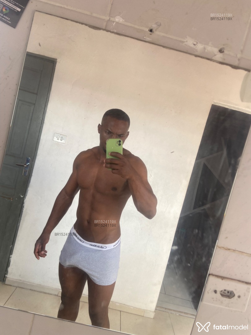 Acompanhante homem morena (o) de olhos pretos em Virtual Acompanhante homem morena (o) de olhos pretos em Virtual - Sesiom bolt