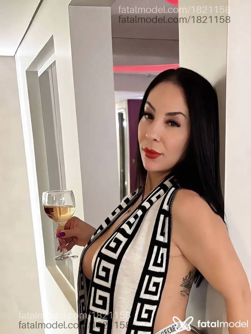 Acompanhante mulher morena (o) de olhos castanhos em Maringá - Sahbrina Dias