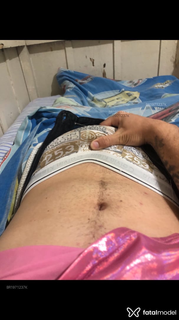 Acompanhante homem morena (o) de olhos castanhos em Biguaçu Acompanhante homem morena (o) de olhos castanhos em Biguaçu - Enzo Pss