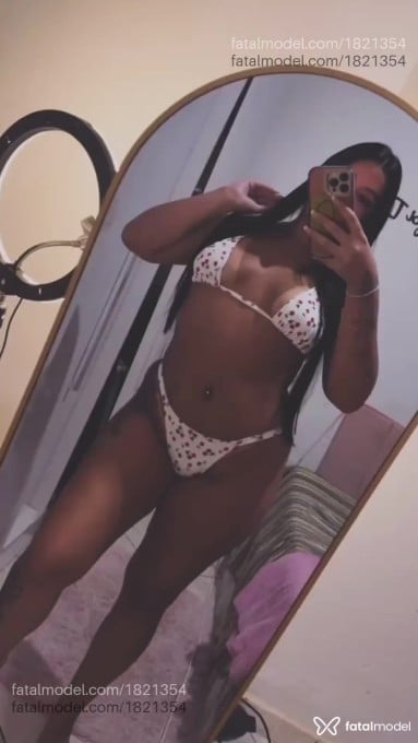Acompanhante mulher morena (o) de olhos castanhos em Guarapari Acompanhante mulher morena (o) de olhos castanhos em Guarapari - Letícia Lopes